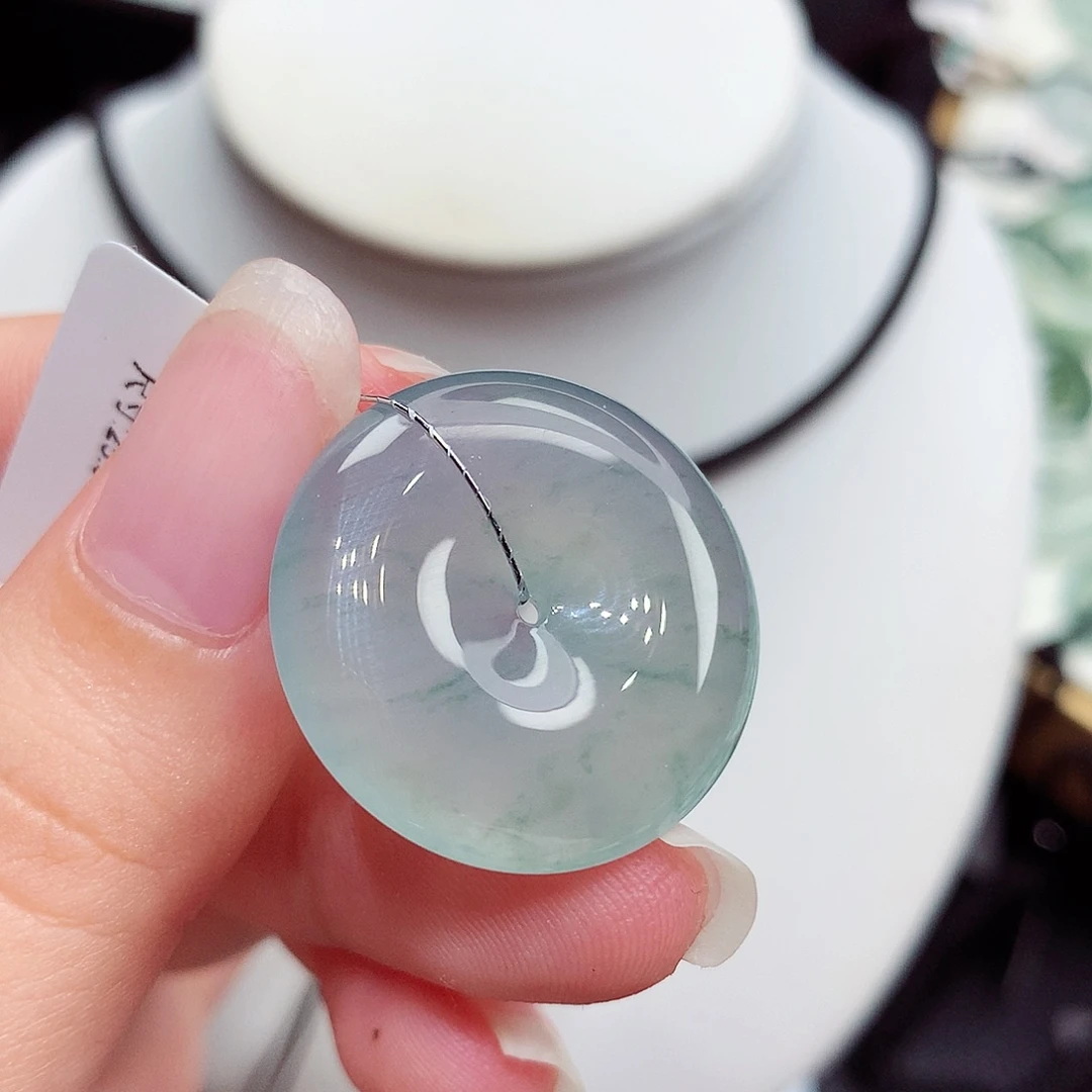 翡翠未镶嵌颈饰翡翠28，25/5.3