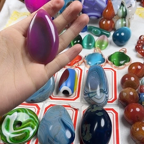 玛瑙/玉髓颈饰合金
