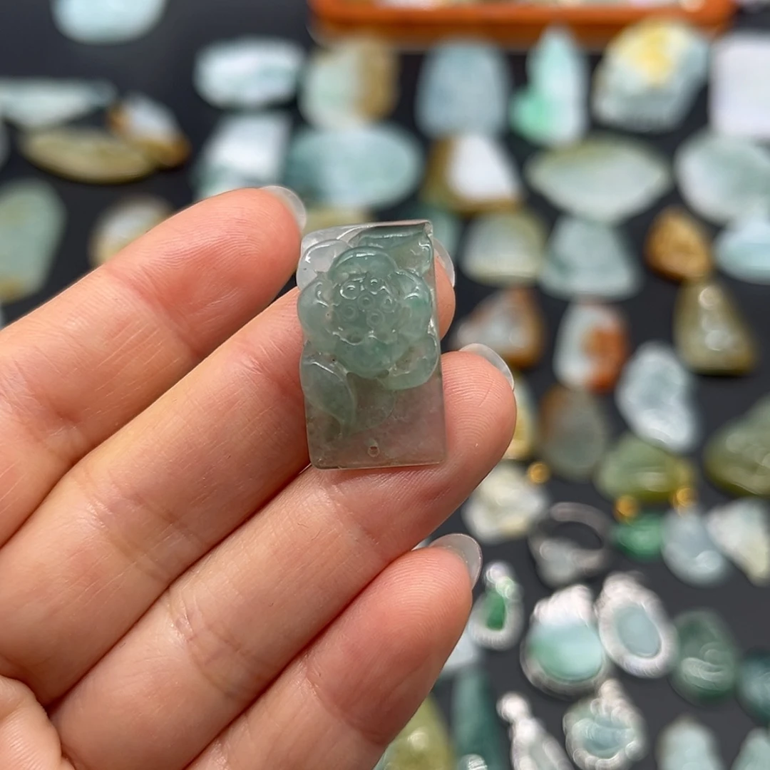 【闪购商品】翡翠颈饰未镶嵌火****牙手牌 抵扣