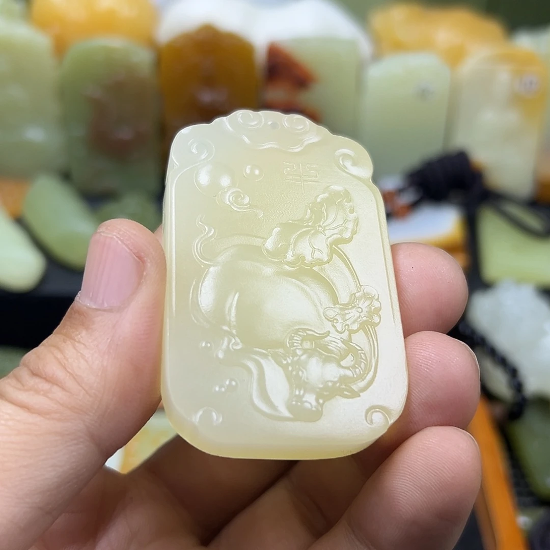 *****天然玉石生肖牛牌子