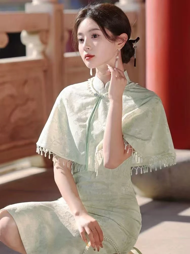 0099 绿色   两件套    蕾丝  钉珠   流苏  旗袍