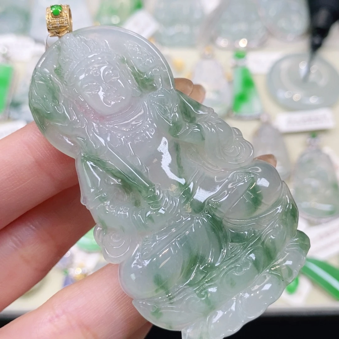 颈饰18K金镶嵌翡翠
