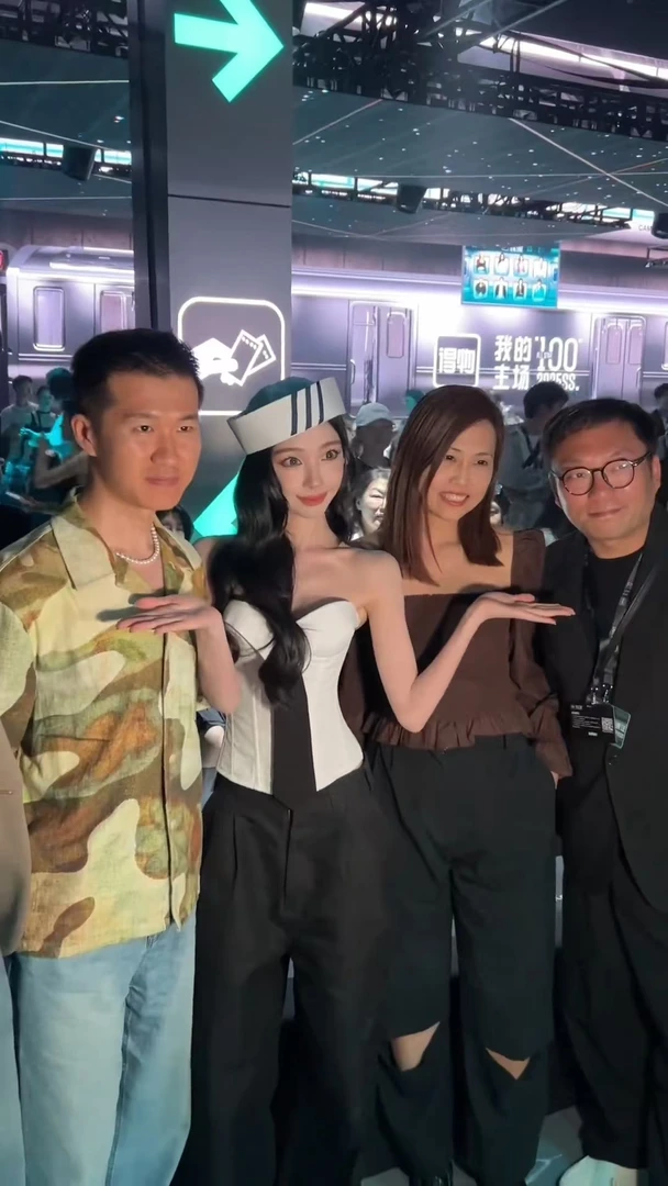 美式高级感辣妹性感修身抹胸背心上衣女夏季新款显瘦休闲裤两件套