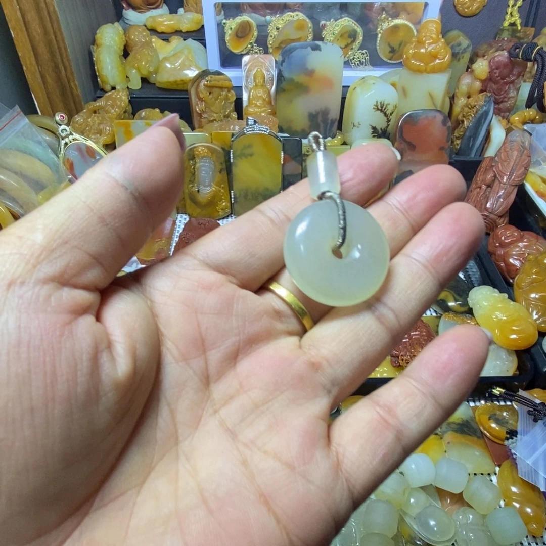 石英质玉（黄龙玉）合金吊坠