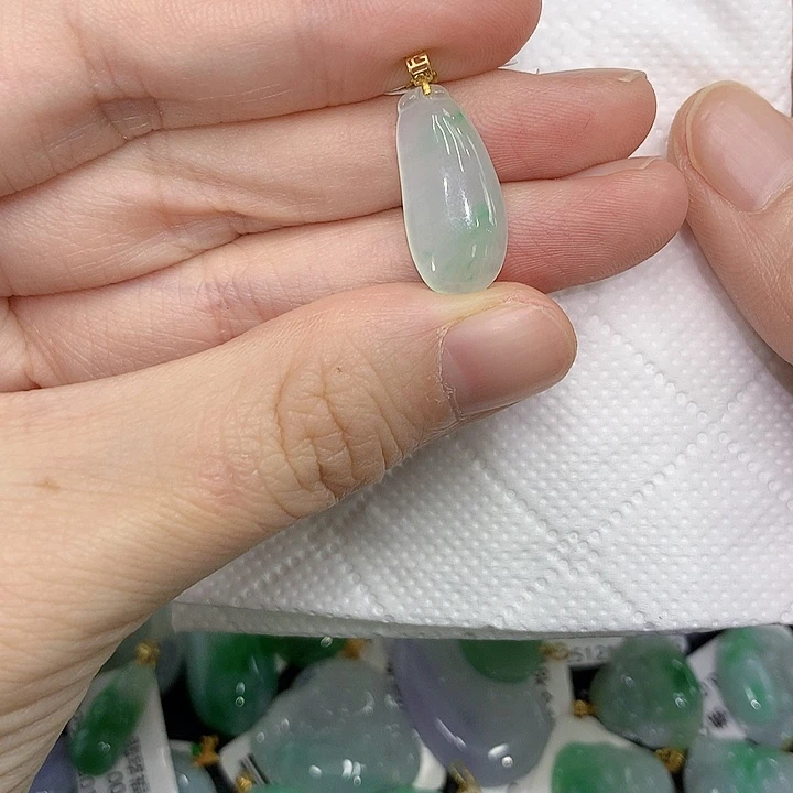 颈饰18K金镶嵌翡翠1235667788