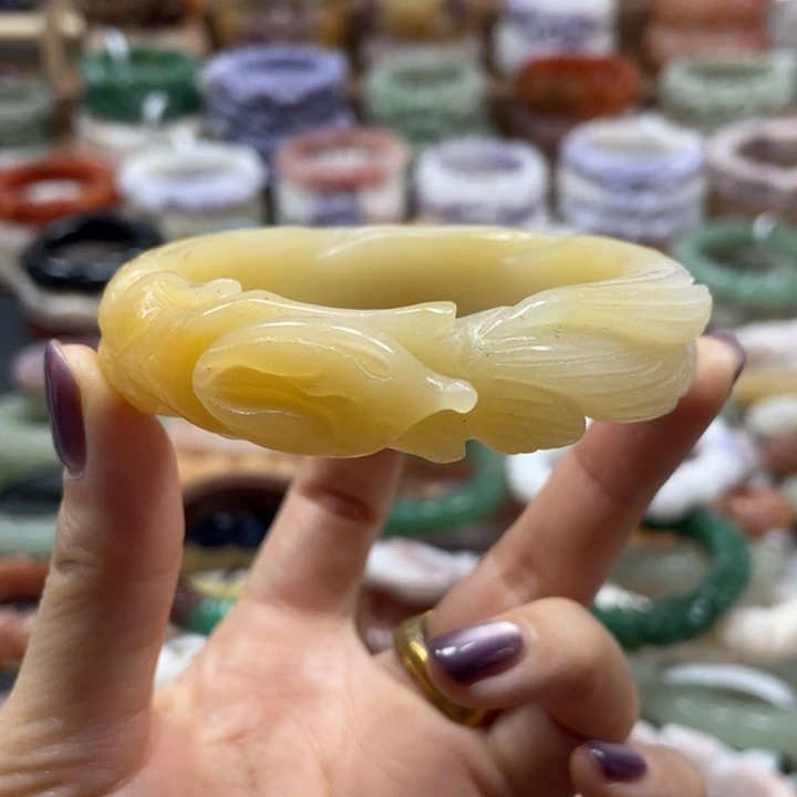 未镶嵌手镯石英质玉