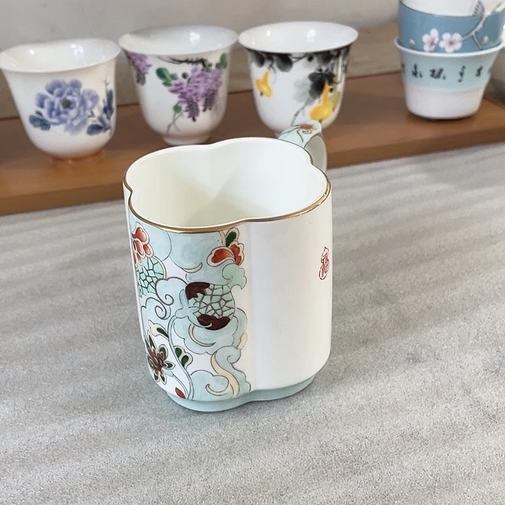 手绘精品杯。