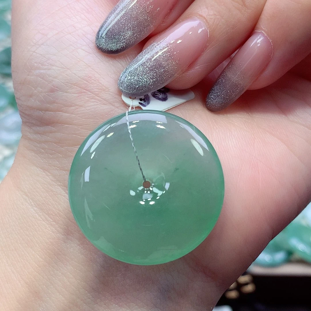 翡翠未镶嵌颈饰编号31。28*5mm