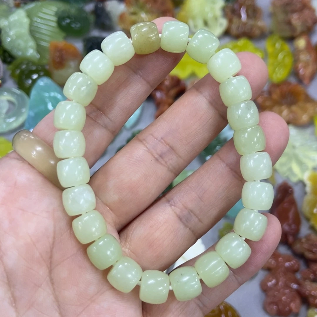 未镶嵌蛇纹石玉挂件