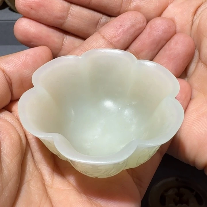 拉***拉颈饰未镶嵌和田玉