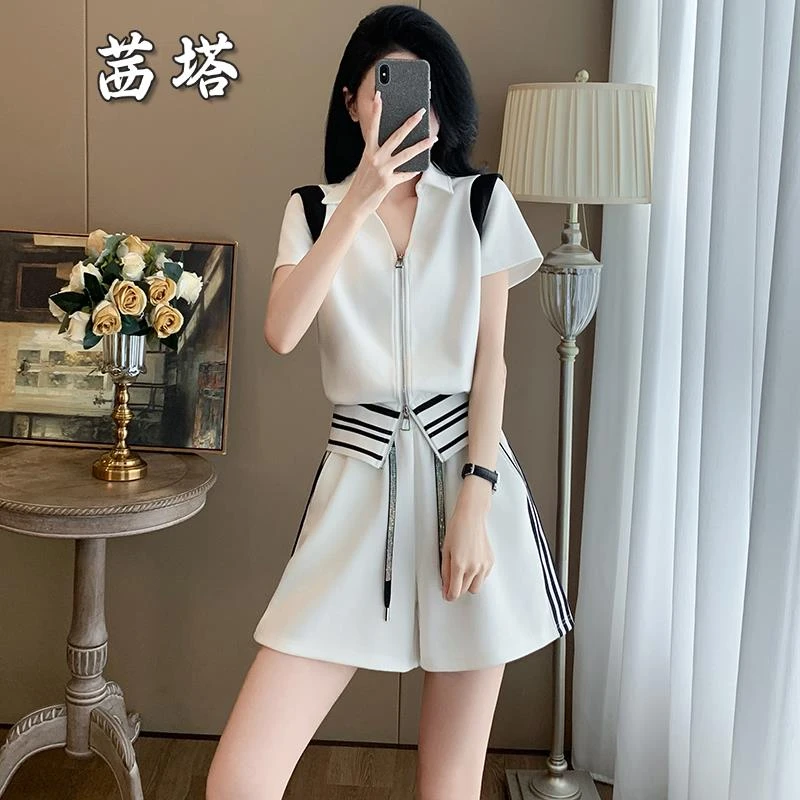 夏季2025新款欧洲站休闲运动套装女酷飒风白色短袖上衣短裤两件套
