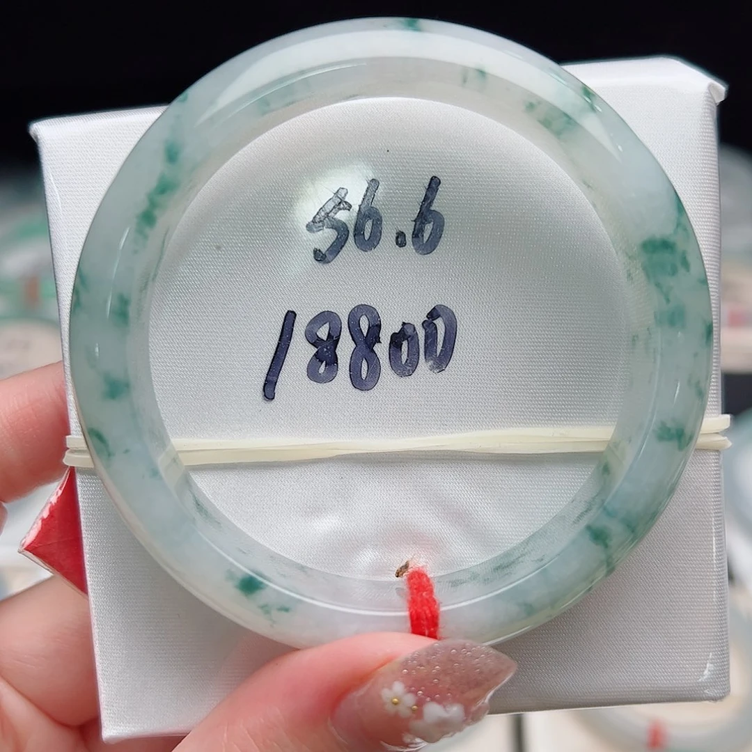 翡翠手镯未镶嵌天然