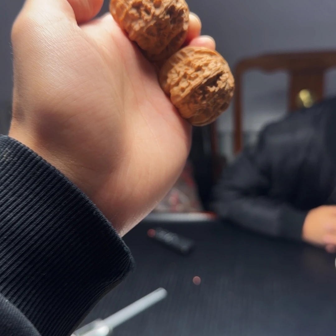 把件文玩核桃三角白 49