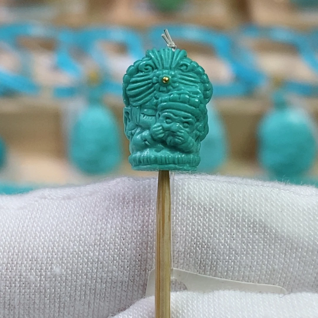 绿松石未镶嵌珠宝奇石