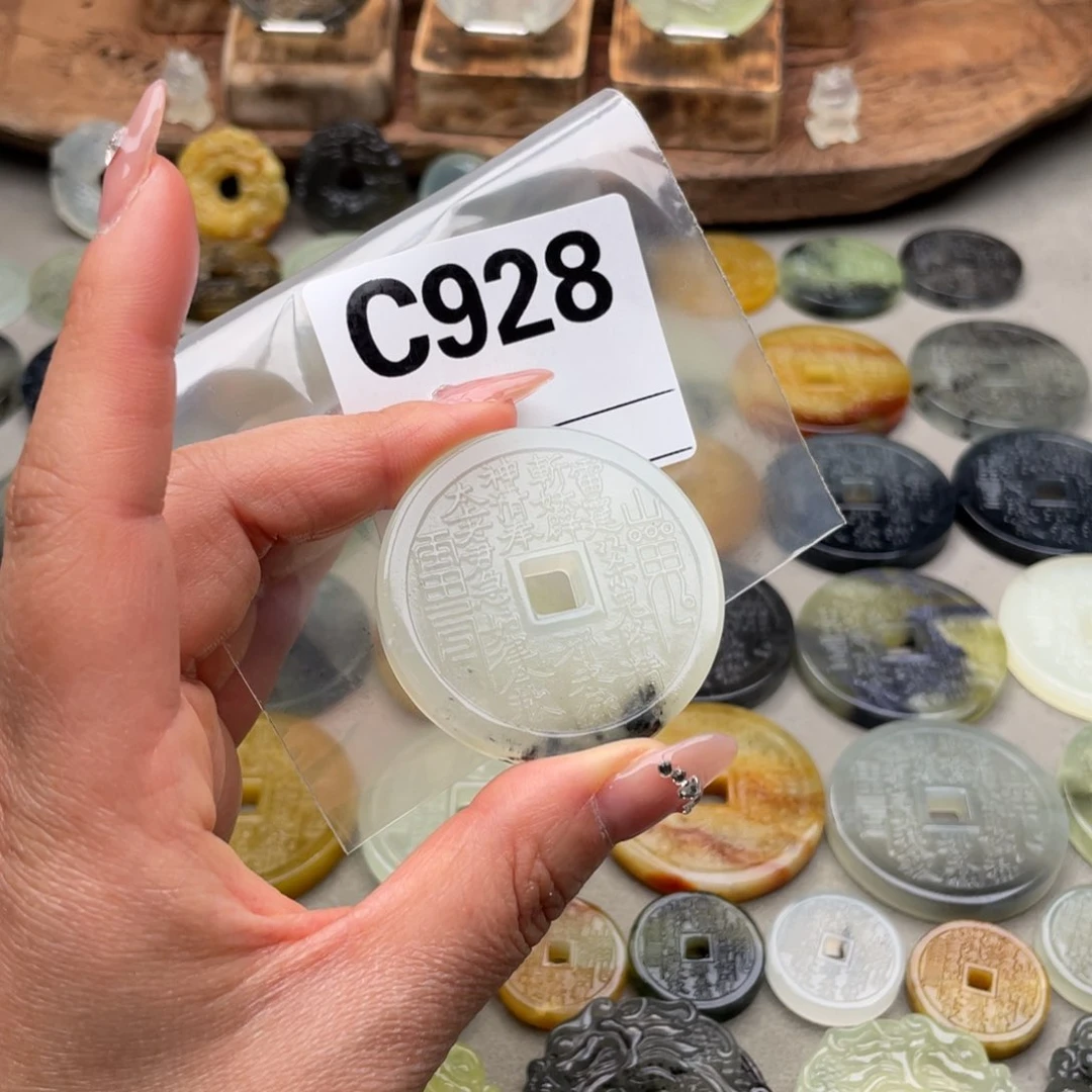 蛇纹石玉颈饰未镶嵌赢**顶