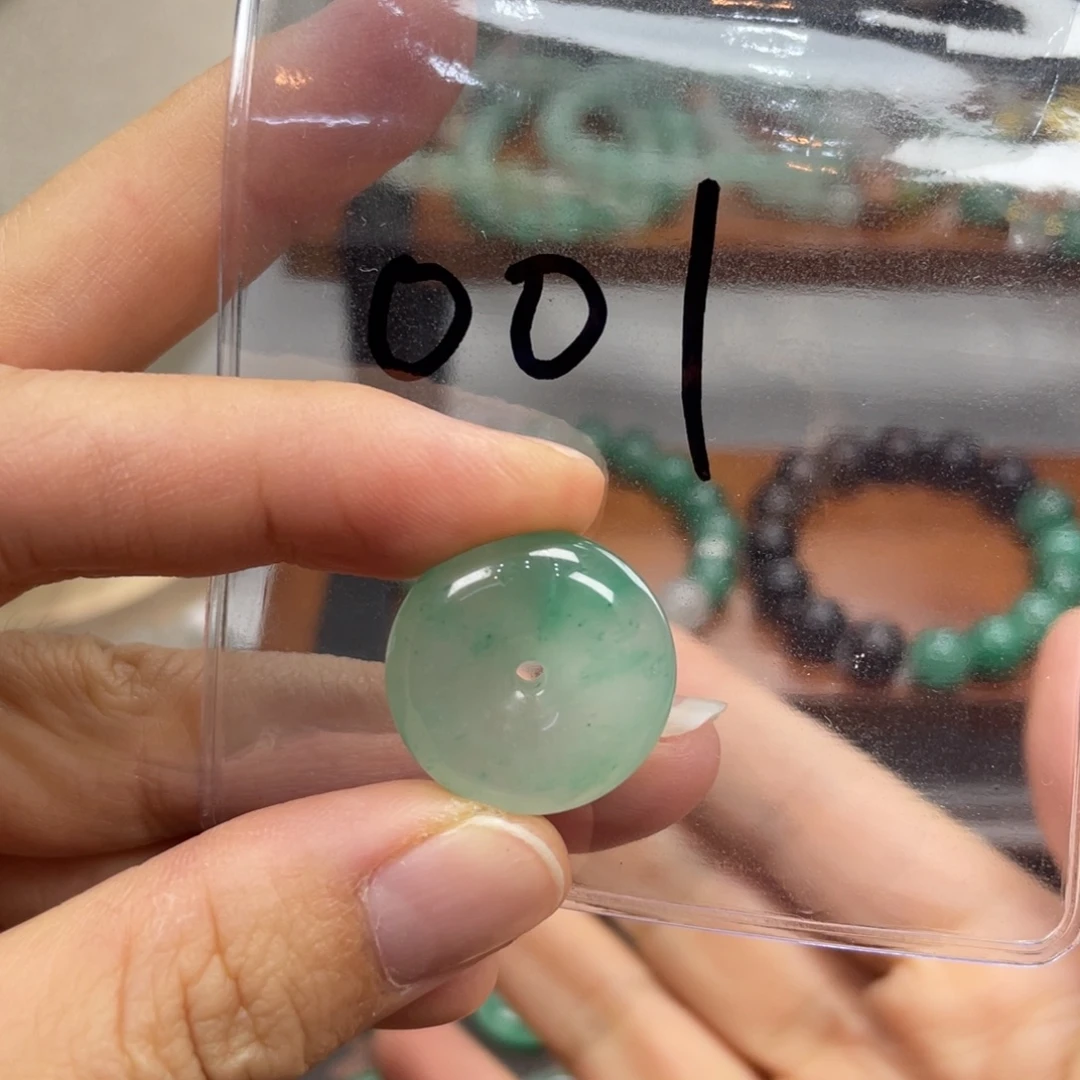 石英质玉（非洲翠）未镶嵌颈饰