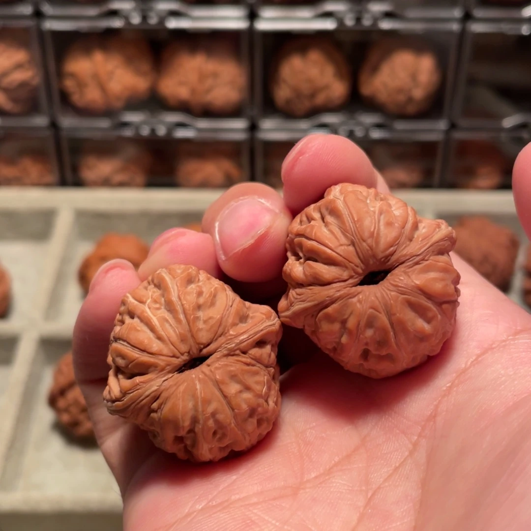 顔***志文玩核桃把件元宝35