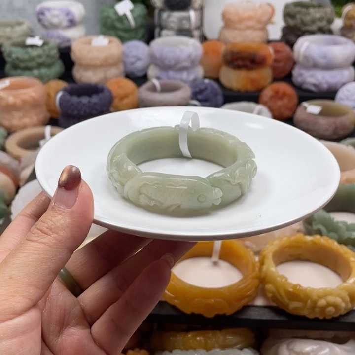 石英质玉未镶嵌手镯