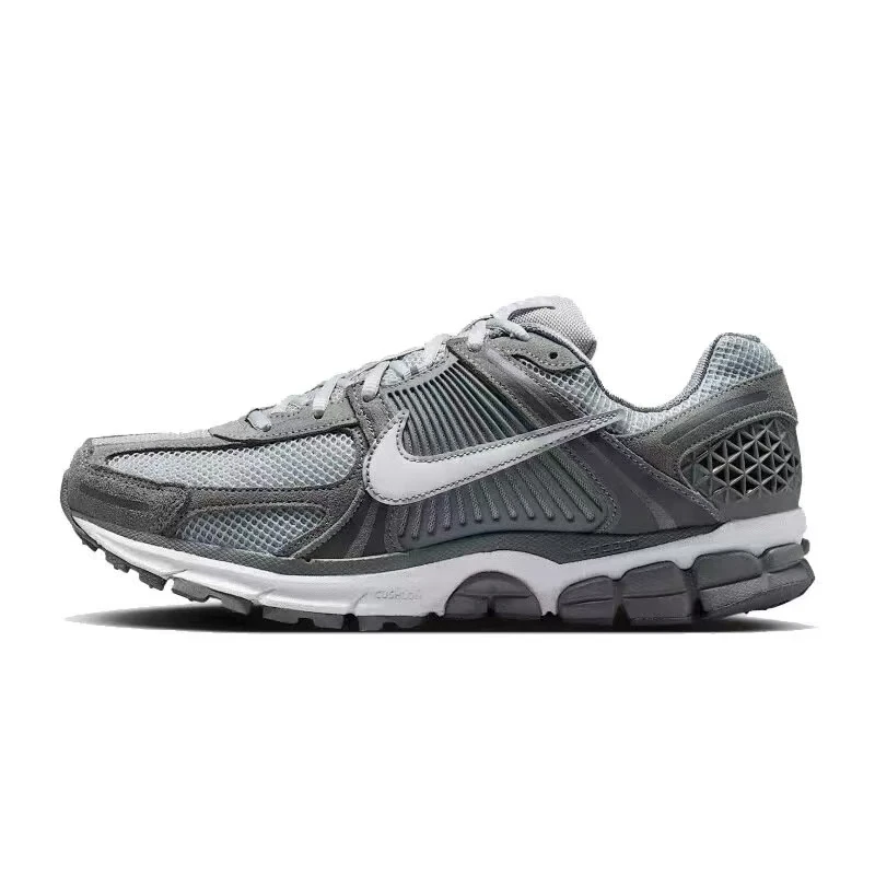 NIKE/耐克男子NIKE ZOOM VOMERO 5运动休闲鞋HF1553003