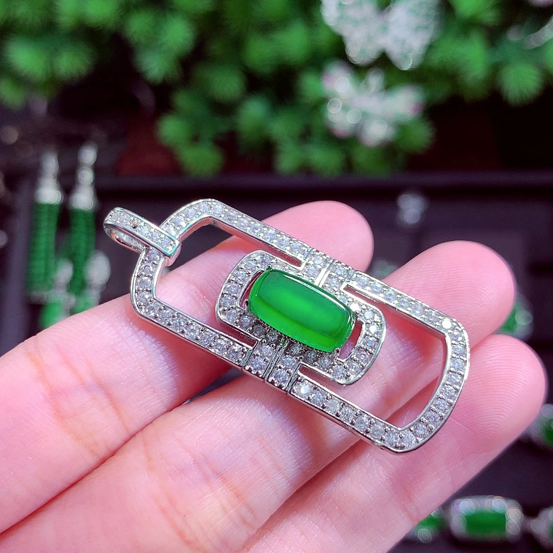 颈饰未镶嵌翡翠天然