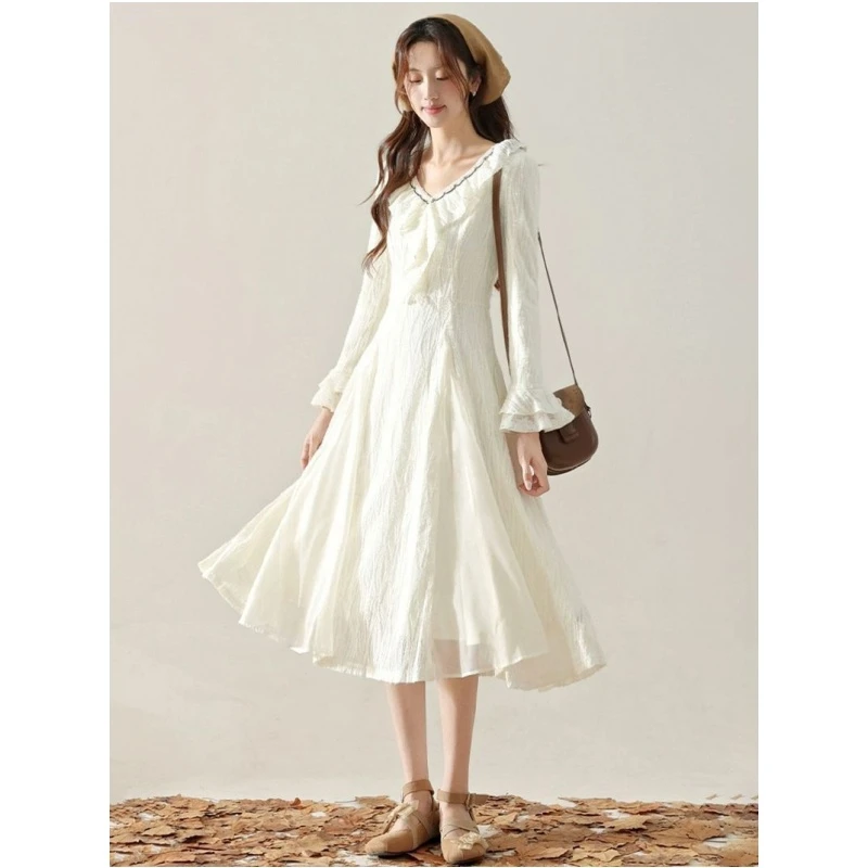 法式设计感温柔风v领连衣裙女秋冬加绒加厚保暖新款收腰显瘦长裙