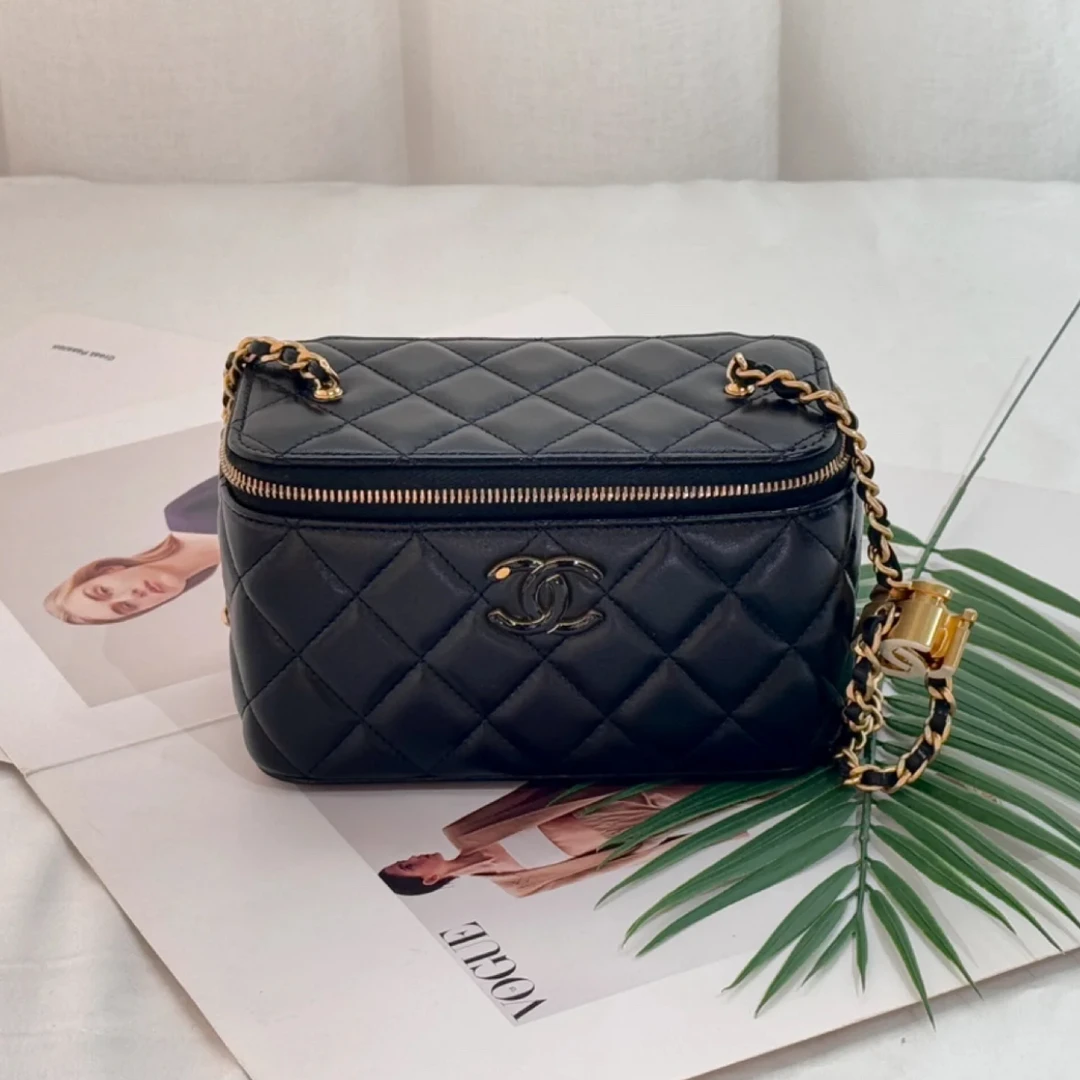 99新 Chanel/香奈儿 24a珐琅扣化妆盒黑色羊皮单肩包 芯片72354