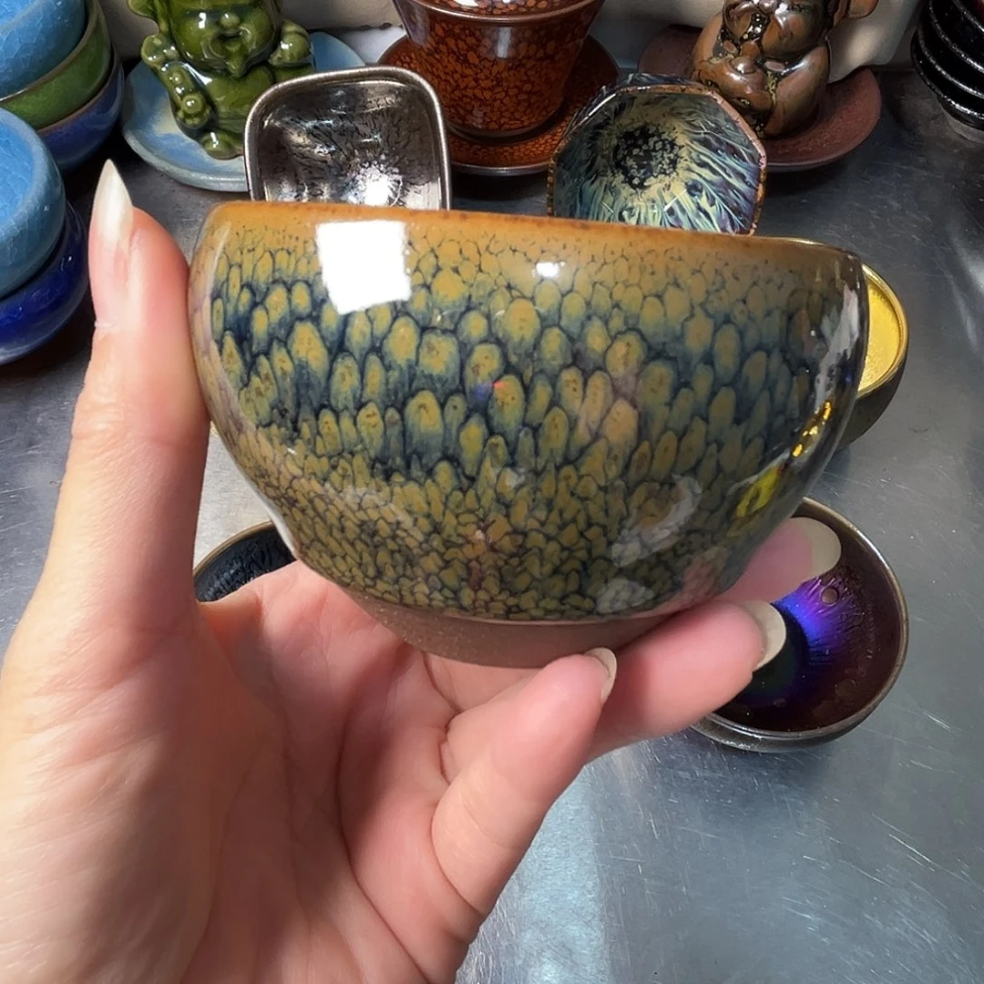 茶盏我在开会你要回来吃早餐