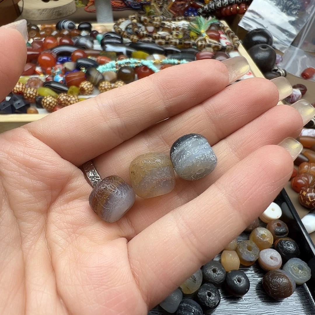 用***1玛瑙/玉髓未镶嵌珠宝半成品