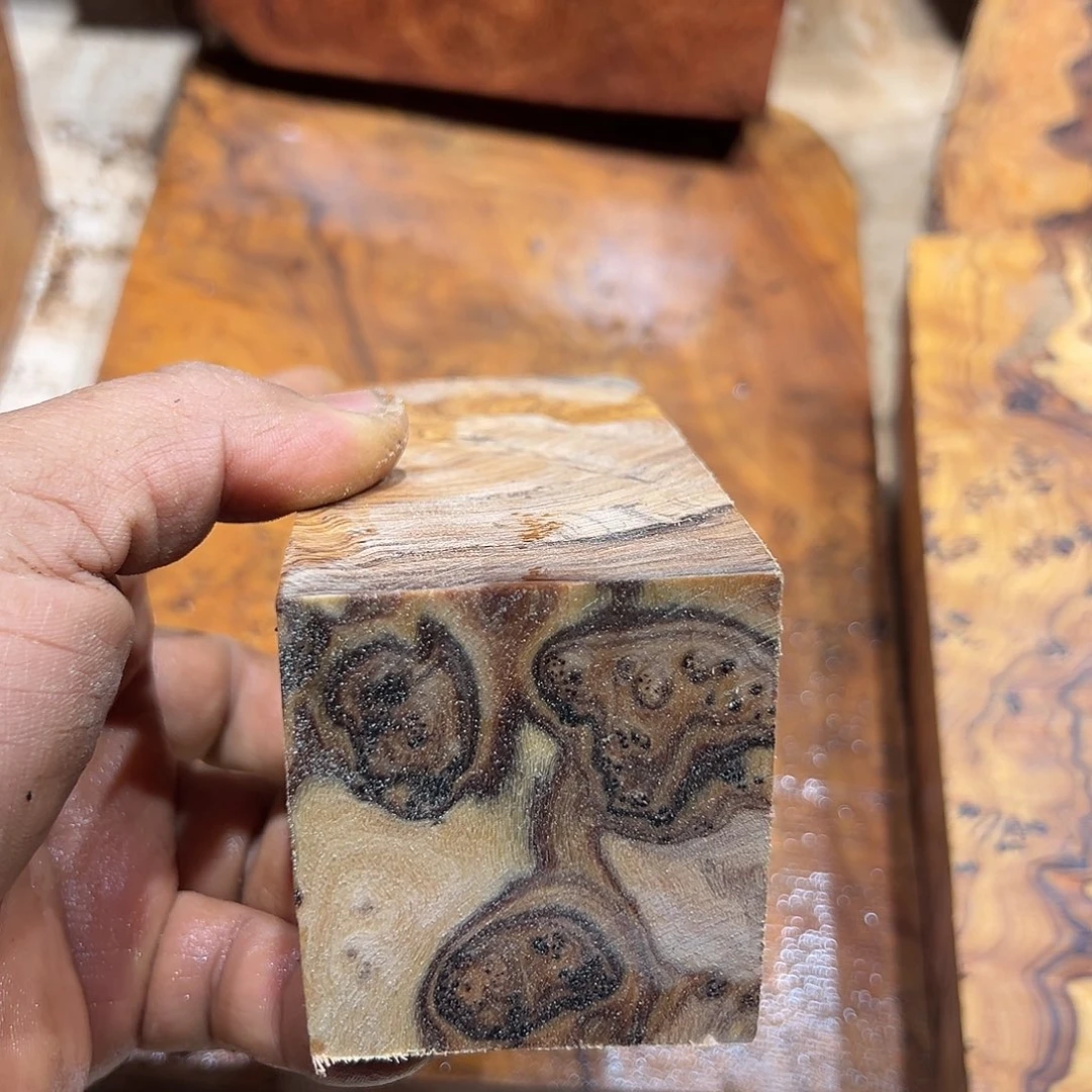 非洲檀香无事牌生****蓝