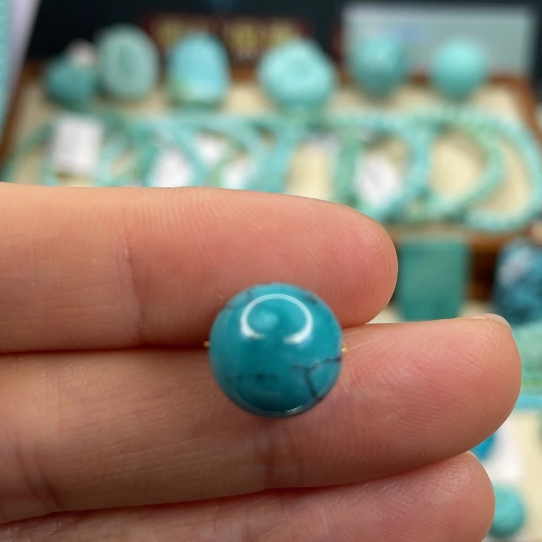 绿松石未镶嵌颈饰