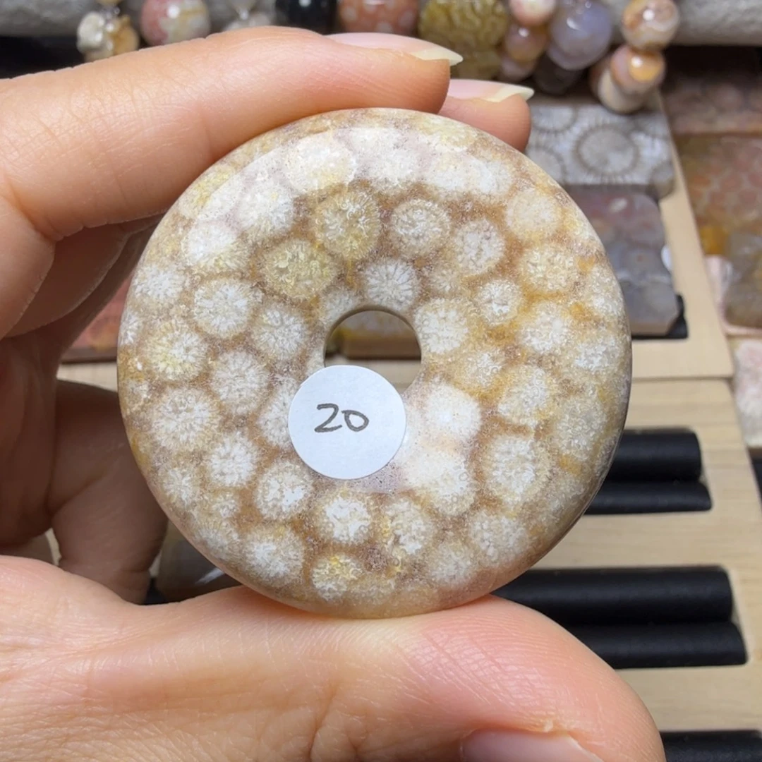 硅化玉未镶嵌爆闪 莎莎花，好盘