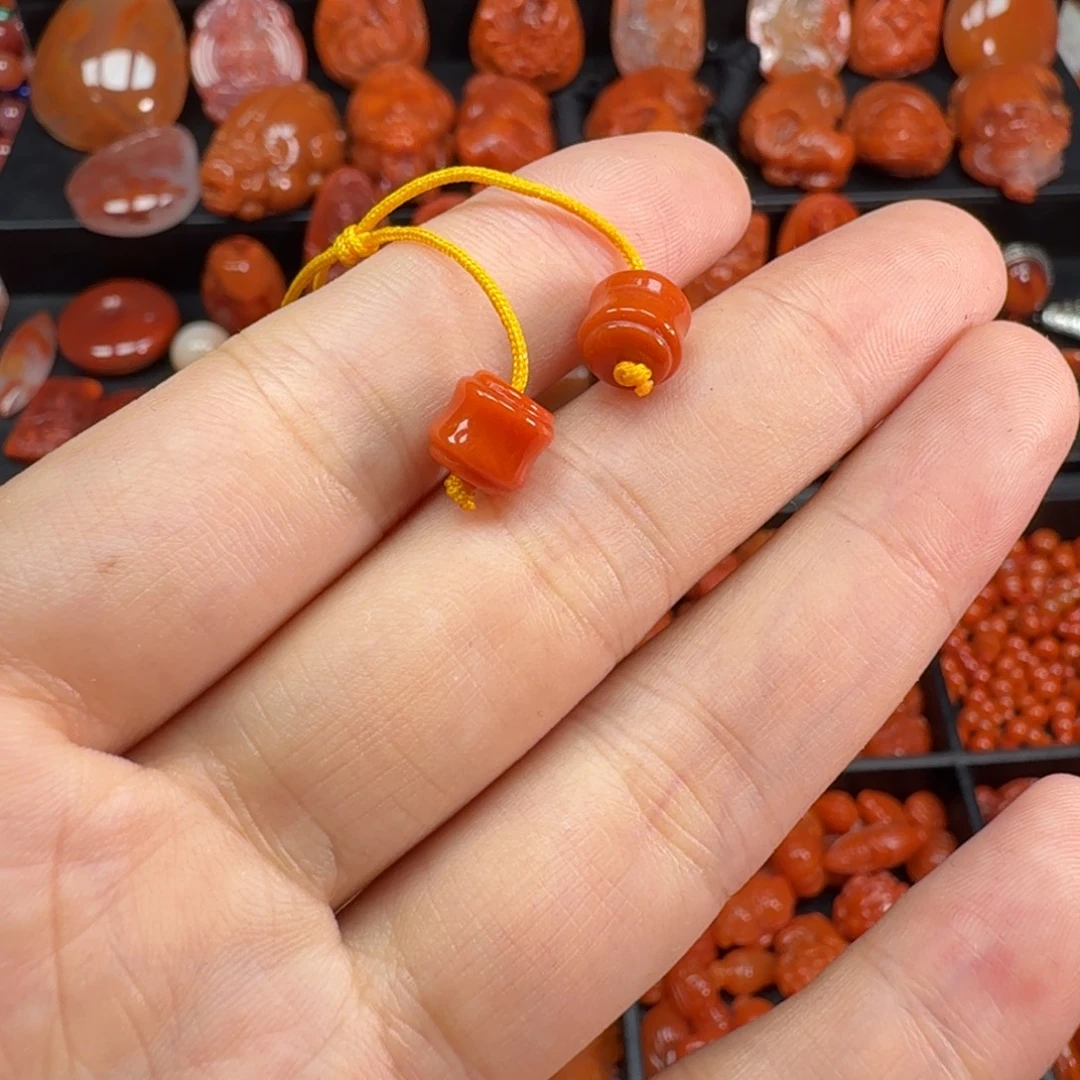 南红玛瑙配饰未镶嵌