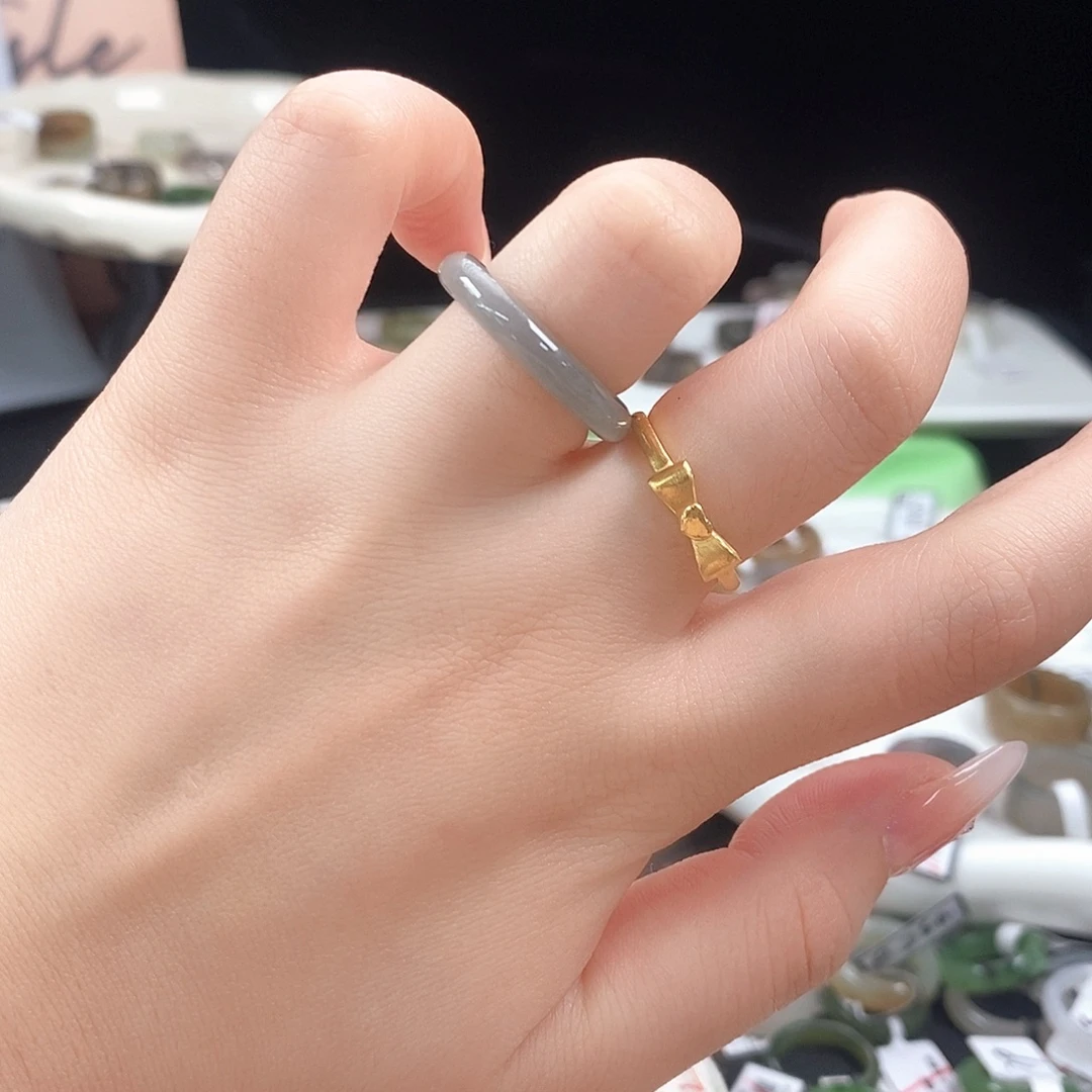 和田玉（糖玉）未镶嵌戒指灰蓝圆条直径17.2不退换