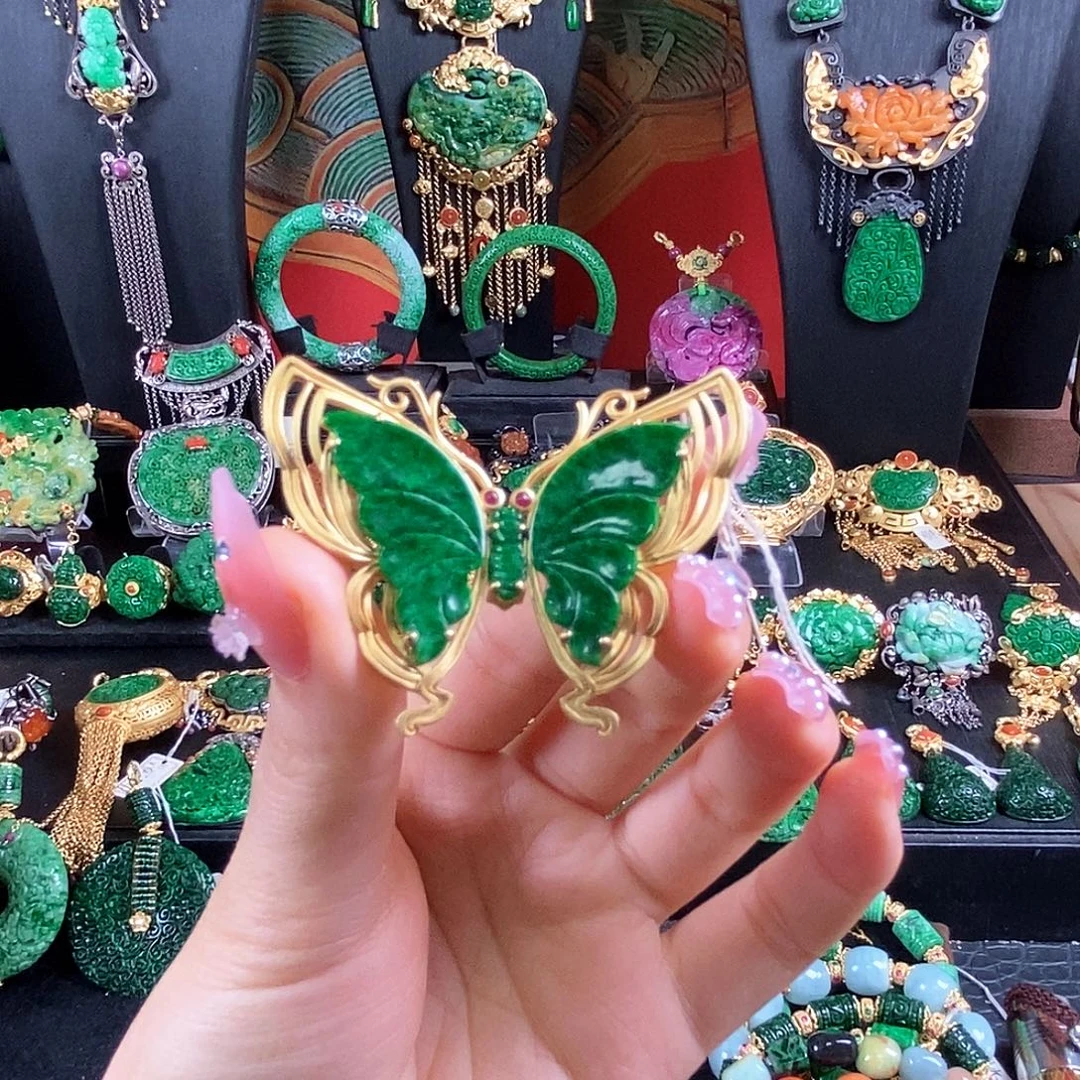 翡翠未镶嵌颈饰吊坠