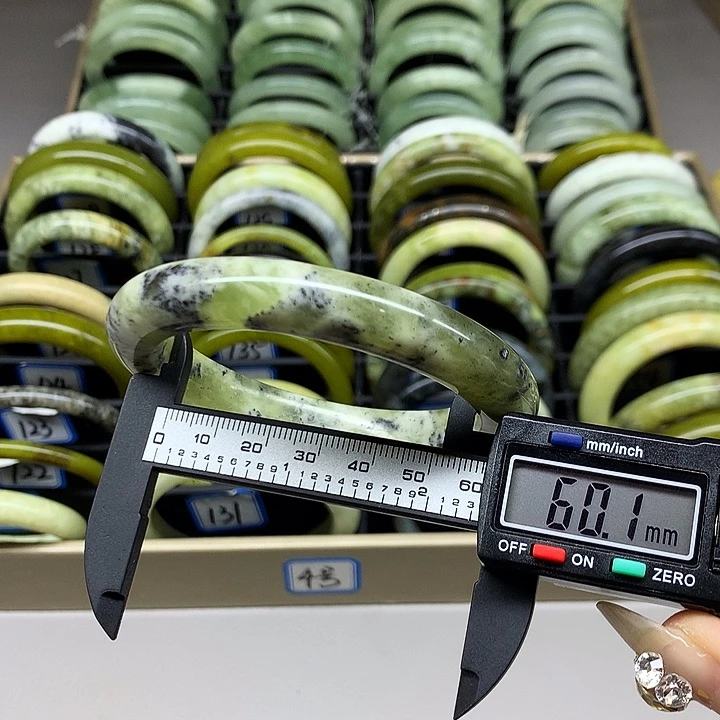 未镶嵌蛇纹石玉手镯126