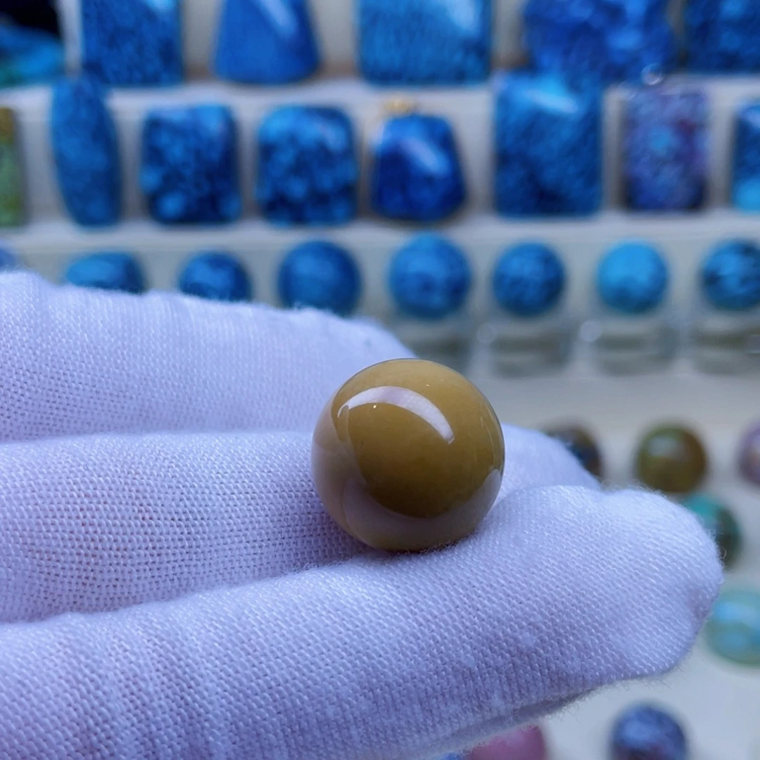 绿松石未镶嵌颈饰