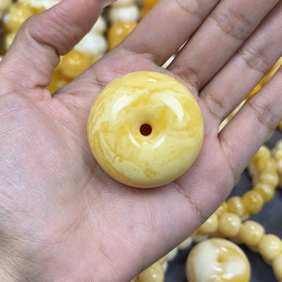 手串琥珀未镶嵌……