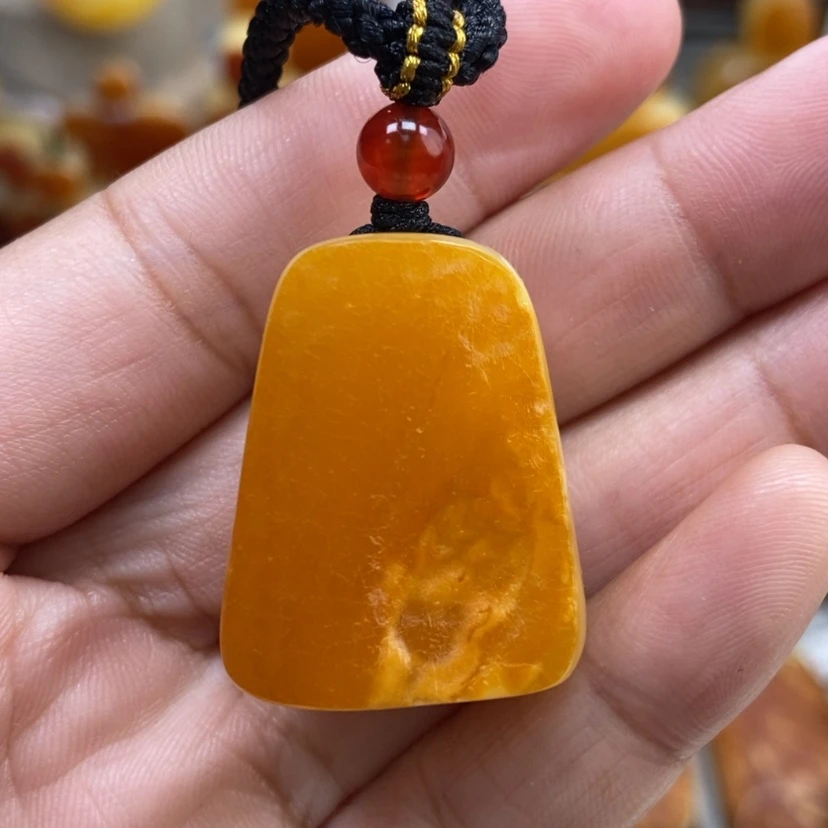 【闪购商品】琥珀颈饰未镶嵌