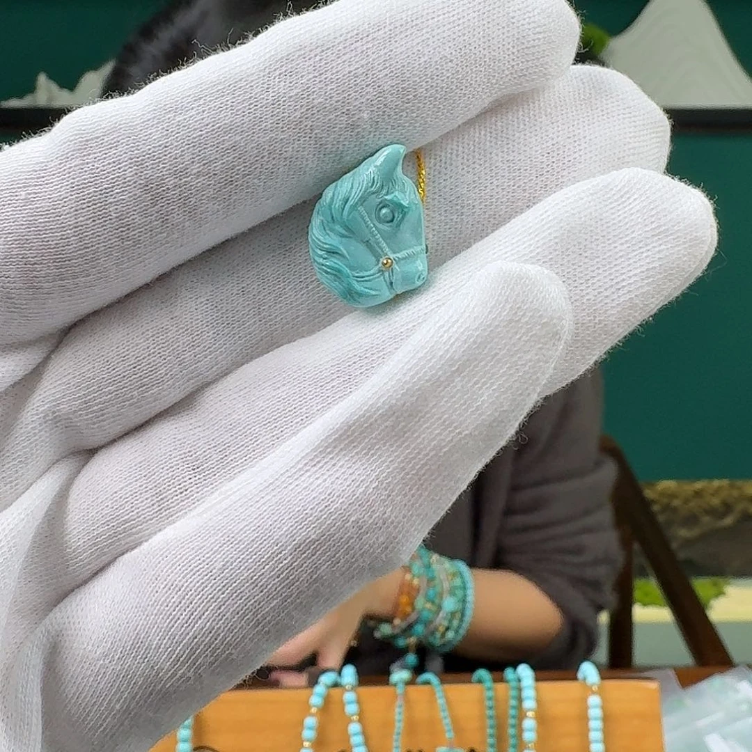 绿松石未镶嵌珠宝奇石