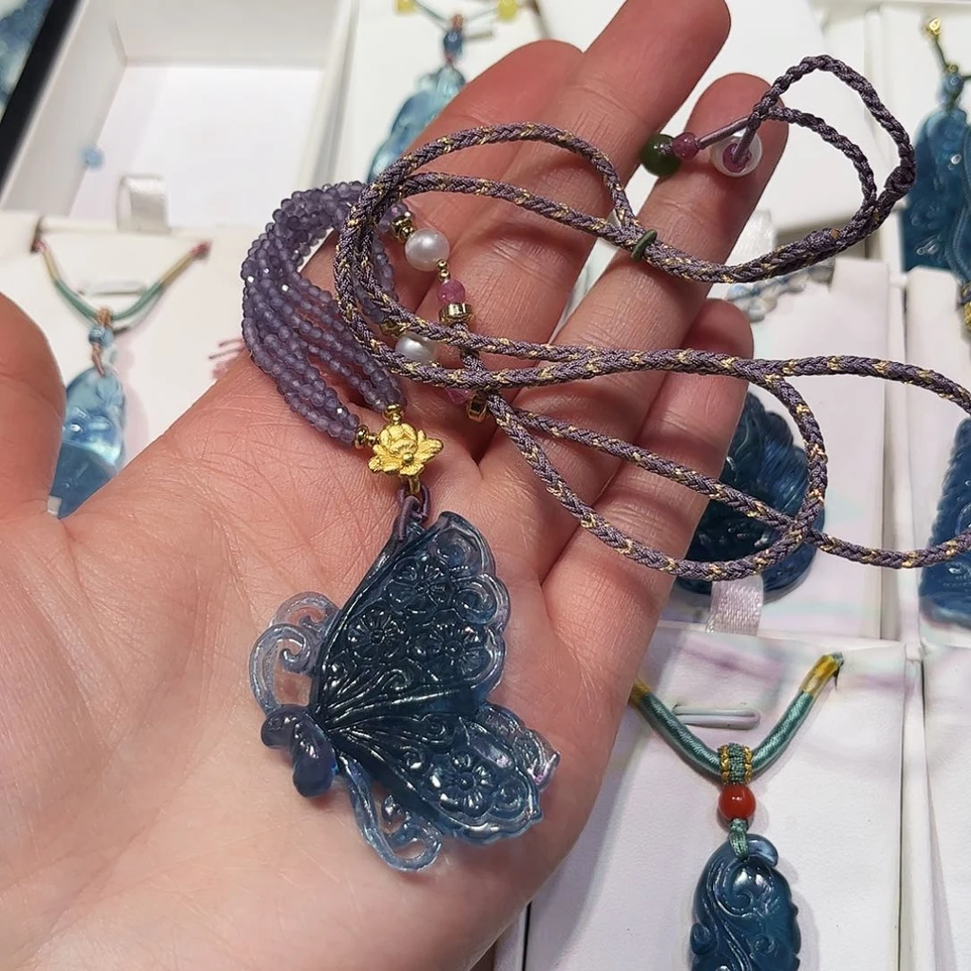 紫晶颈饰未镶嵌?**莹