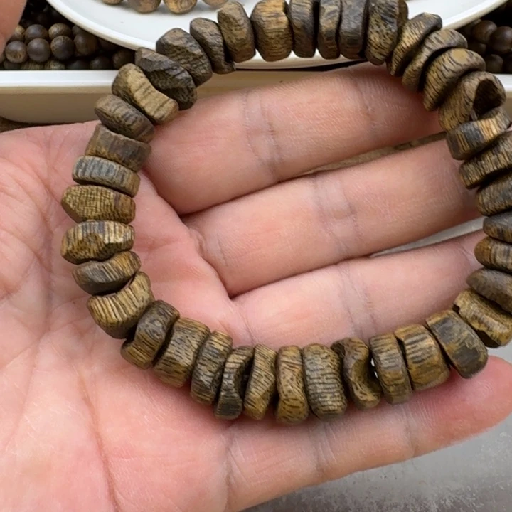 茶***9沉香手串乌身手串14克加