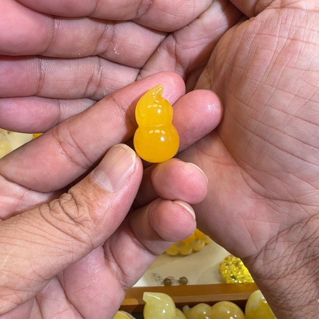 *****琥珀未镶嵌珠宝奇石焦皮料葫芦