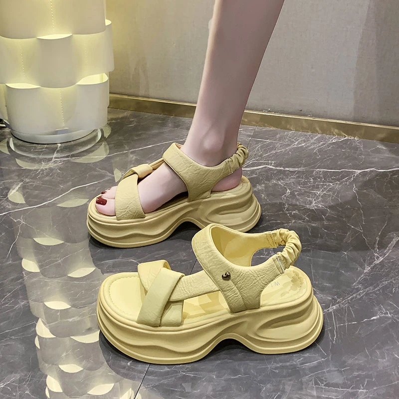 厚底增高凉鞋女夏外穿2025新款配裙子罗马鞋小个子露趾沙滩凉拖鞋