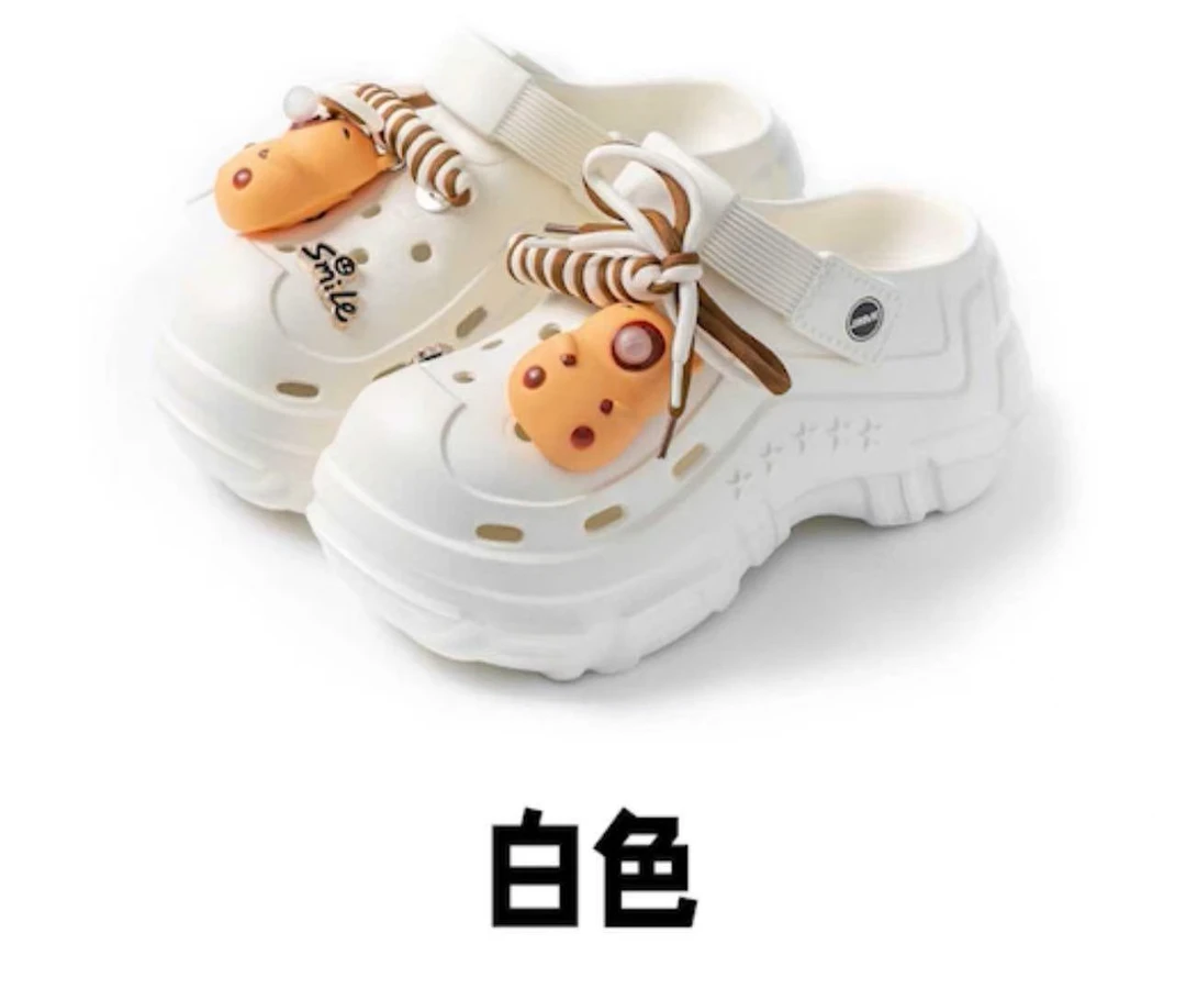 洞洞鞋小猪吹泡泡