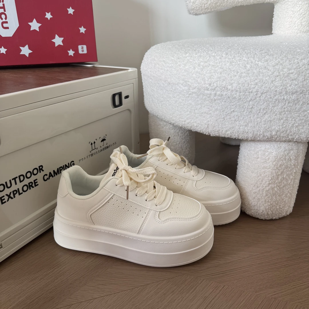 【品牌单！！你懂得！人手一双  厚底5cm  基础小白鞋！】