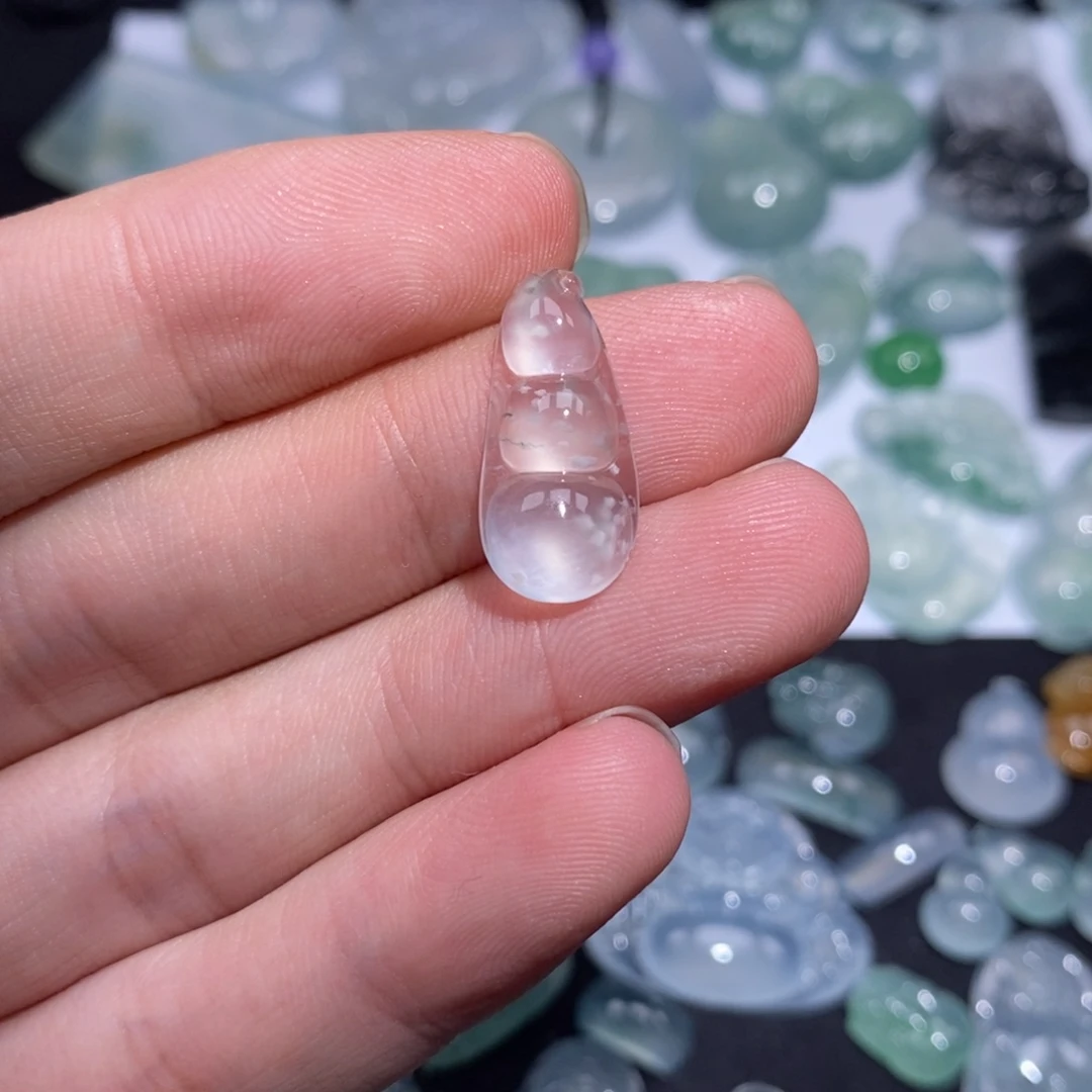 翡翠未镶嵌颈饰玻璃种豆子