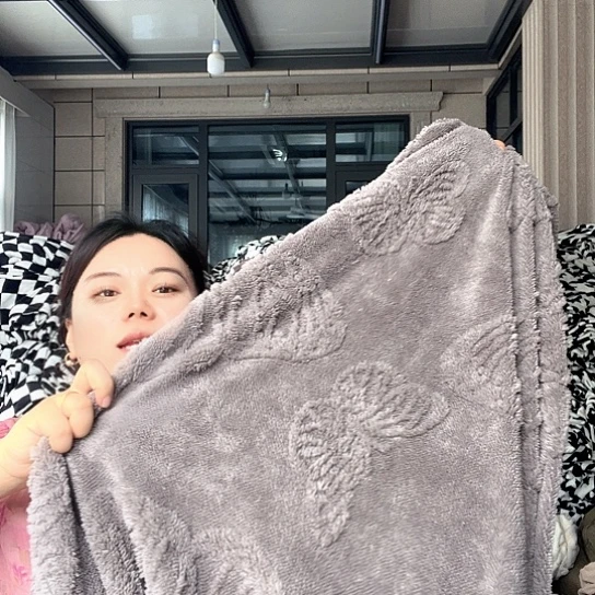 羊驼毛法兰绒灰色蝴蝶被套200+230