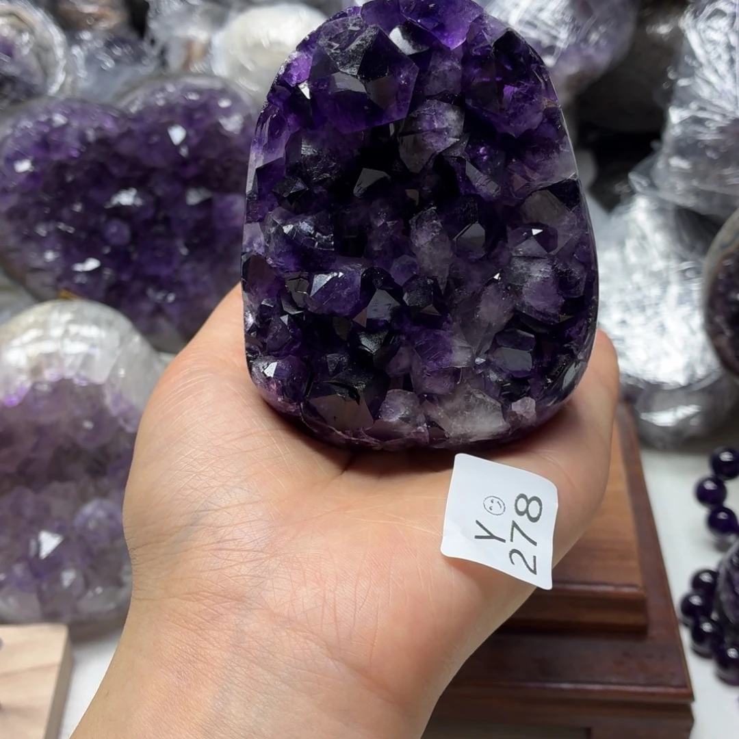 水晶摆件未镶嵌紫水晶