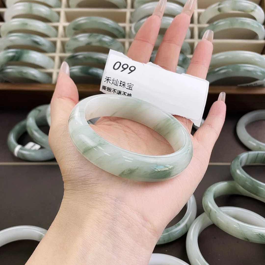 石英质玉（天山翠）未镶嵌手镯微瑕099