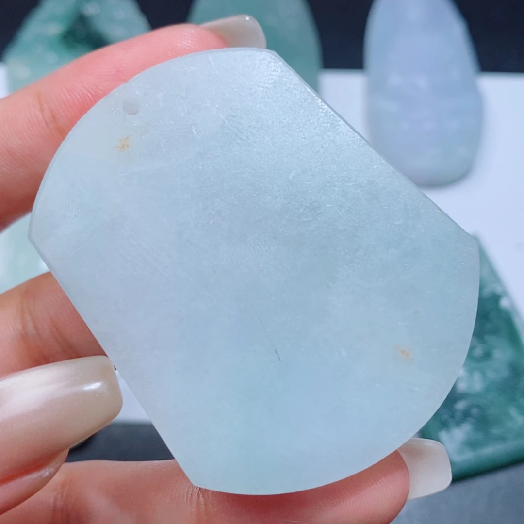 定制翡翠吊坠未镶嵌